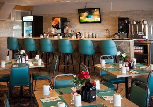 Adventurer Oceanfront Hotel 3*