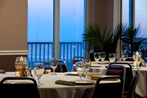 Adventurer Oceanfront Hotel